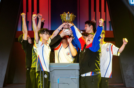 T1战队夺得英雄联盟S15总决赛三连冠 Faker荣膺六冠王